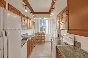 18051 Biscayne, Aventura, FL 33160 - Photo 9