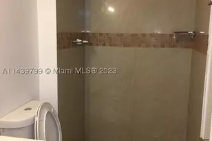 498 NW 165th St, Miami, FL 33169 - Photo 11