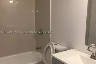498 NW 165th St, Miami, FL 33169 - Photo 5