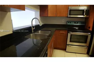 496 NW 165th St, Miami, FL 33169 - Photo 5