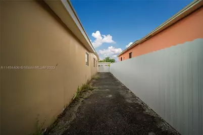 925 E 29th, Hialeah, FL 33013 - Photo 31