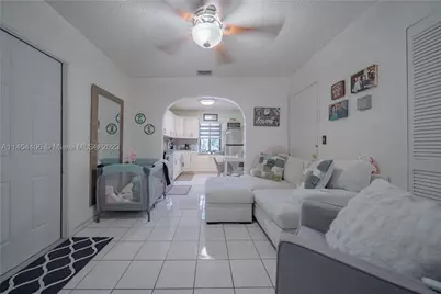 925 E 29th, Hialeah, FL 33013 - Photo 25