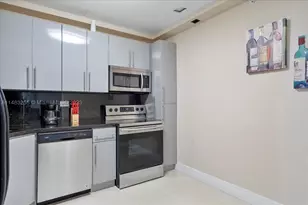 5601 Collins, Miami Beach, FL 33140 - Photo 25