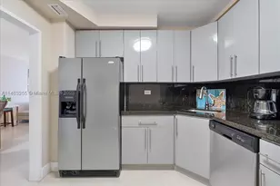 5601 Collins, Miami Beach, FL 33140 - Photo 23