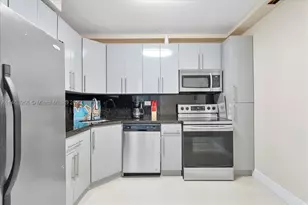 5601 Collins, Miami Beach, FL 33140 - Photo 21