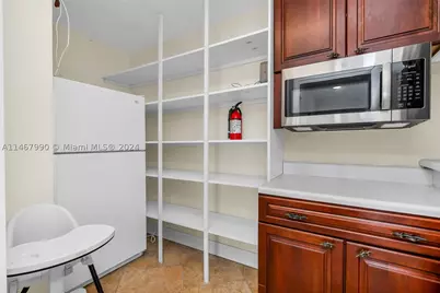 2500 NE 199th, Miami, FL 33180 - Photo 17