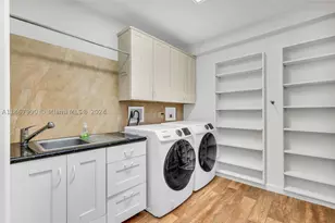 2500 NE 199th, Miami, FL 33180 - Photo 51