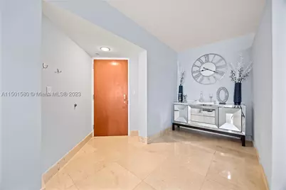 6365 Collins #4106, Miami Beach, FL 33141 - Photo 5