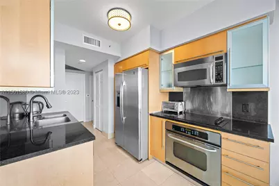 6365 Collins #4106, Miami Beach, FL 33141 - Photo 9