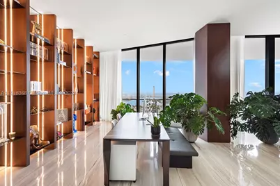 1000 Biscayne #5501, Miami, FL 33132 - Photo 3