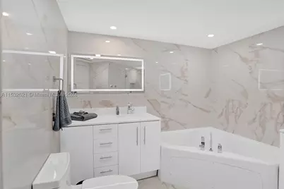 16699 Collins #2209, Sunny Isles Beach, FL 33160 - Photo 19