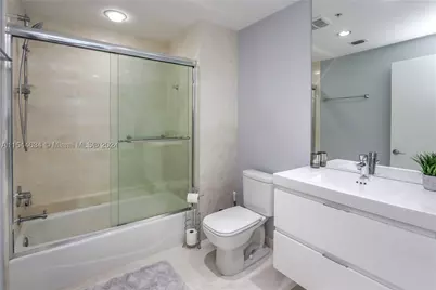 17301 Biscayne #1201, North Miami Beach, FL 33160 - Photo 13