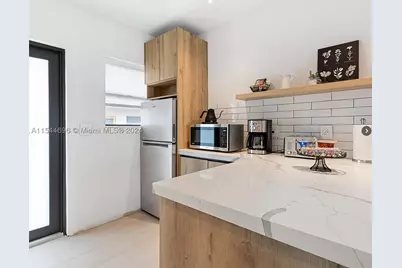740 SW 9th #2, Miami, FL 33130 - Photo 5