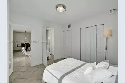5005 Collins #725, Miami Beach, FL 33140 - Photo 15