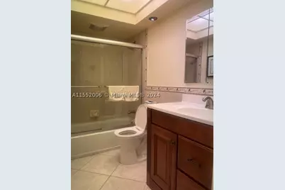 2871 Somerset #218, Lauderdale Lakes, FL 33311 - Photo 13