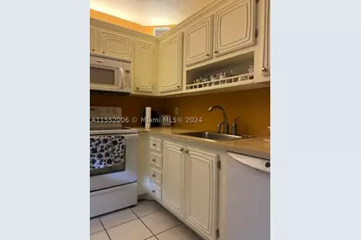 2871 Somerset #218, Lauderdale Lakes, FL 33311 - Photo 7