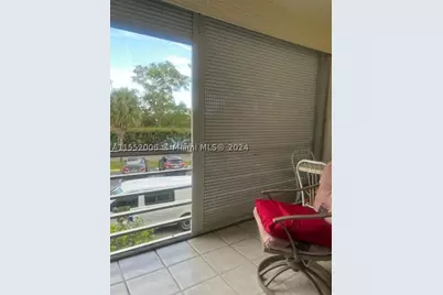2871 Somerset #218, Lauderdale Lakes, FL 33311 - Photo 5
