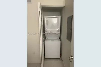 31 SE 6th #1606, Miami, FL 33131 - Photo 17
