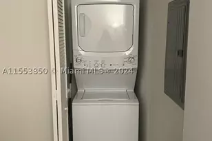 31 SE 6th, Miami, FL 33131 - Photo 17