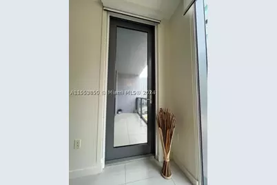 31 SE 6th #1606, Miami, FL 33131 - Photo 15