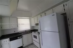 580 Egret, Hallandale, FL 33009 - Photo 27