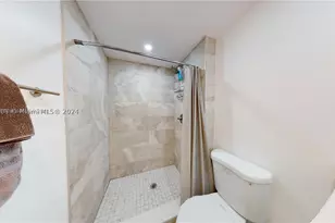 580 Egret, Hallandale, FL 33009 - Photo 33