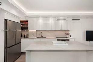 2301 Collins, Miami Beach, FL 33139 - Photo 7