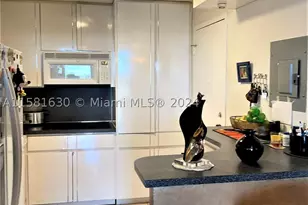 4675 W 18th, Hialeah, FL 33012 - Photo 11
