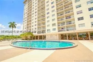 400 Kings Point, Sunny Isles Beach, FL 33160 - Photo 17