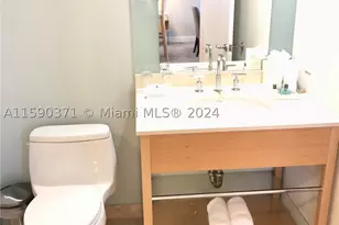 18683 Collins, Sunny Isles Beach, FL 33160 - Photo 31