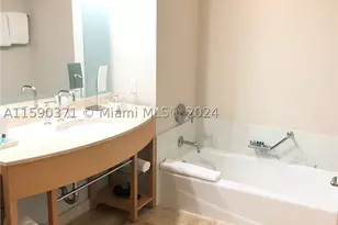 18683 Collins, Sunny Isles Beach, FL 33160 - Photo 27