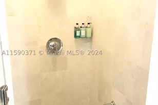 18683 Collins, Sunny Isles Beach, FL 33160 - Photo 29