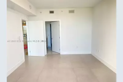 16385 Biscayne #2421, North Miami Beach, FL 33160 - Photo 11