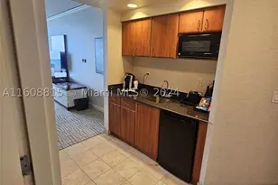 18001 Collins, Sunny Isles Beach, FL 33160 - Photo 5