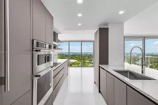 2655 Collins, Miami Beach, FL 33140 - Photo 13