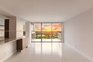 2655 Collins, Miami Beach, FL 33140 - Photo 15