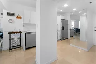 100 Lincoln, Miami Beach, FL 33139 - Photo 3