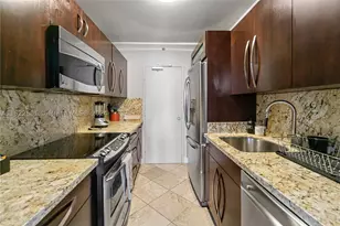 100 Lincoln, Miami Beach, FL 33139 - Photo 11