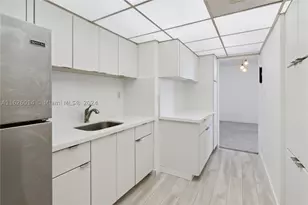 1000 W, Miami Beach, FL 33139 - Photo 7