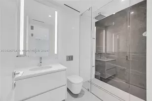300 Biscayne Blvd, Miami, FL 33131 - Photo 15