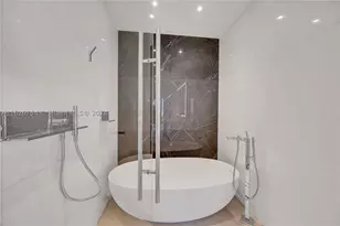 300 Biscayne Blvd, Miami, FL 33131 - Photo 19