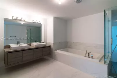 400 Sunny Isles #1019, Sunny Isles Beach, FL 33160 - Photo 9