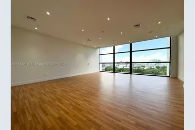 1642 NE 1st #2409, Miami, FL 33132 - Photo 5