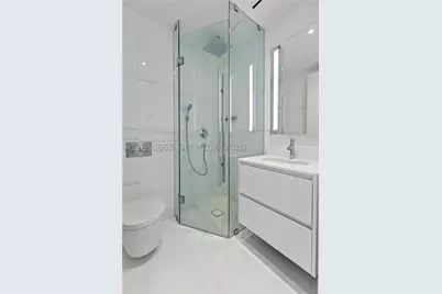 300 Biscayne Blvd #3201, Miami, FL 33131 - Photo 21