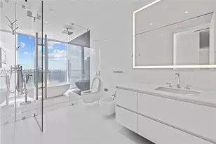 300 Biscayne Blvd, Miami, FL 33131 - Photo 13