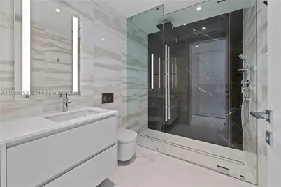 300 Biscayne Blvd #3201, Miami, FL 33131 - Photo 19
