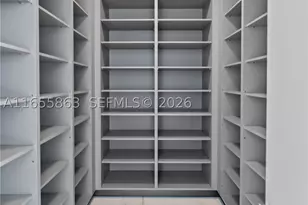 300 Biscayne Blvd, Miami, FL 33131 - Photo 9