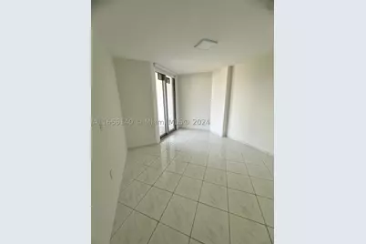 5555 Collins #8Z, Miami Beach, FL 33140 - Photo 13