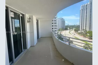 5555 Collins #8Z, Miami Beach, FL 33140 - Photo 1