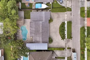 1910 N Hibiscus, North Miami, FL 33181 - Photo 5
